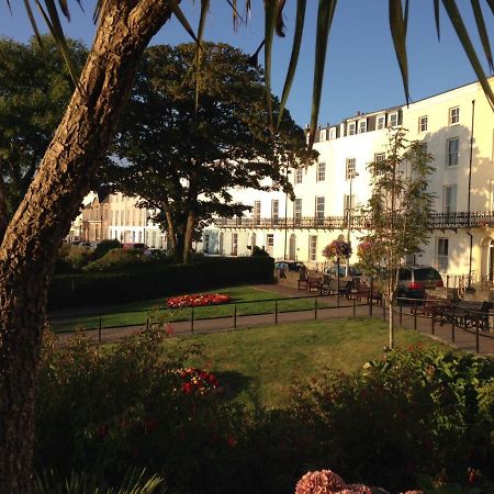 Newton'S Cradle Apartamento Tenby Exterior foto